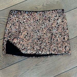 Free People Black & Rose Gold Sequin Mini Skirt - Size 4
NWT